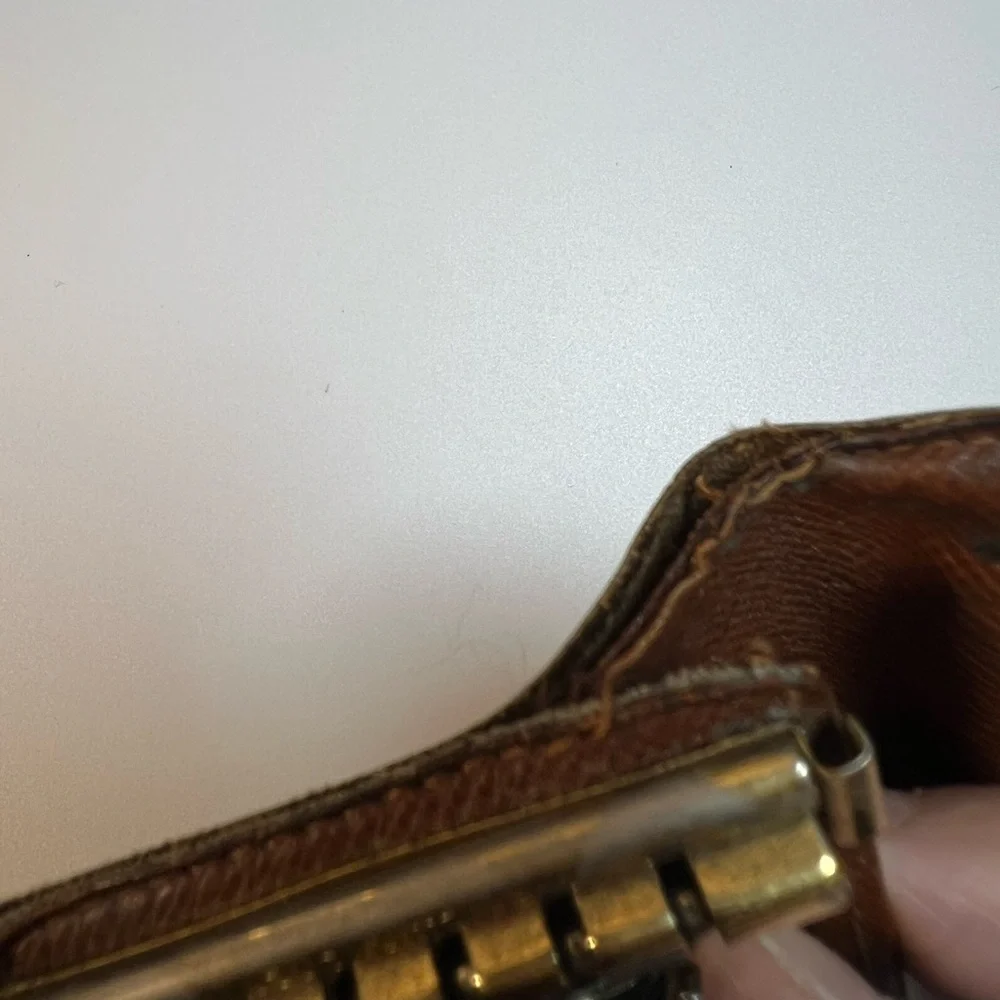LOUIS VUITTON Monogram 6 Ring Key Holder Wallet